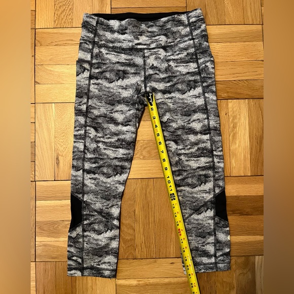 Lululemon Women’s Pace Rival Crop (22”) Leggings - Picture 4 of 7